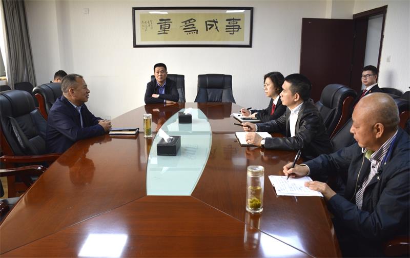 陈正永会见市法院党组书记、代院长张阳