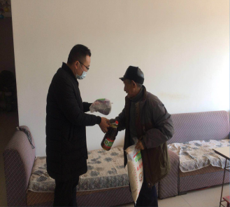 真情关怀暖人心