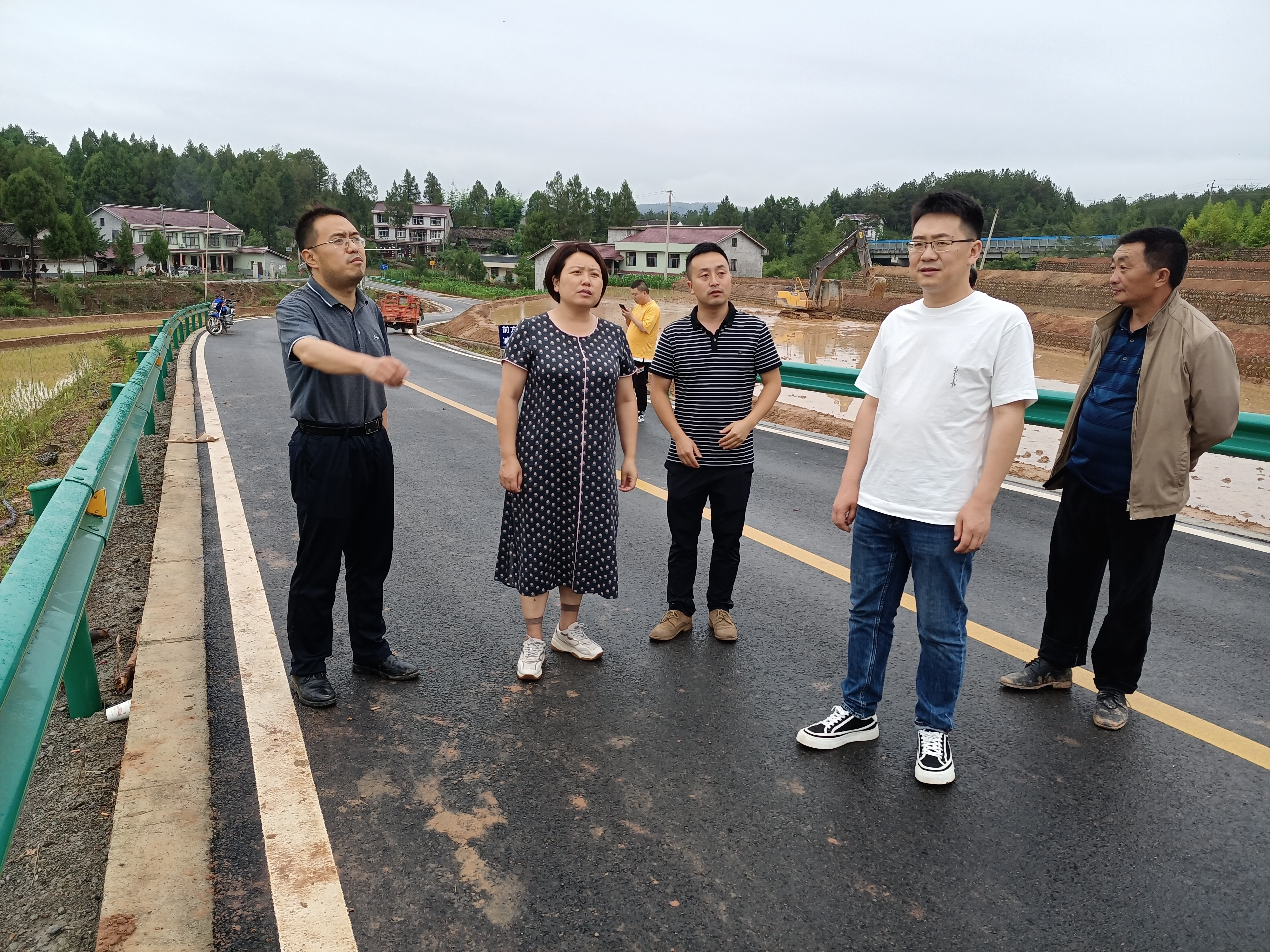 区委副书记王静深入清水镇督导检查安全生产、防汛、信访安保维稳、疫情防控及园区建设工作