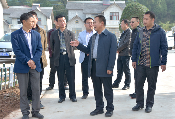 C:\Users\Administrator\Desktop\陈正永调研竹江村高梁上聚居点建设.jpg C:\Users\Administrator\Desktop\陈正永调研竹江村高梁上聚居点建设.jpg