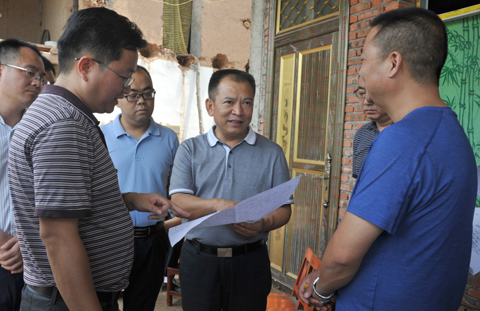 陈正永在柏林沟镇马蹄滩村督导脱贫攻坚“回头看”开展情况0.jpg 陈正永在柏林沟镇马蹄滩村督导脱贫攻坚“回头看”开展情况0.jpg