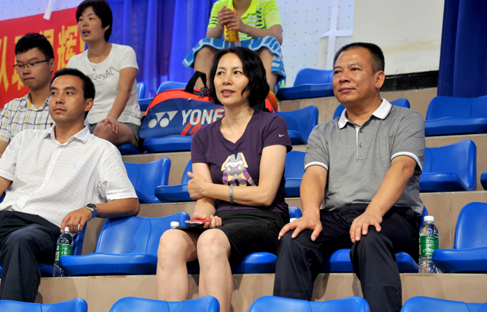 李以庆、陈正永观看羽毛球比赛.jpg 李以庆、陈正永观看羽毛球比赛.jpg