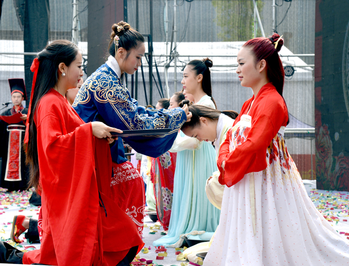 C:\Documents and Settings\Administrator\桌面\新建文件夹 (2)\相亲活动\DSC_443807.jpg C:\Documents and Settings\Administrator\桌面\新建文件夹 (2)\相亲活动\DSC_443807.jpg